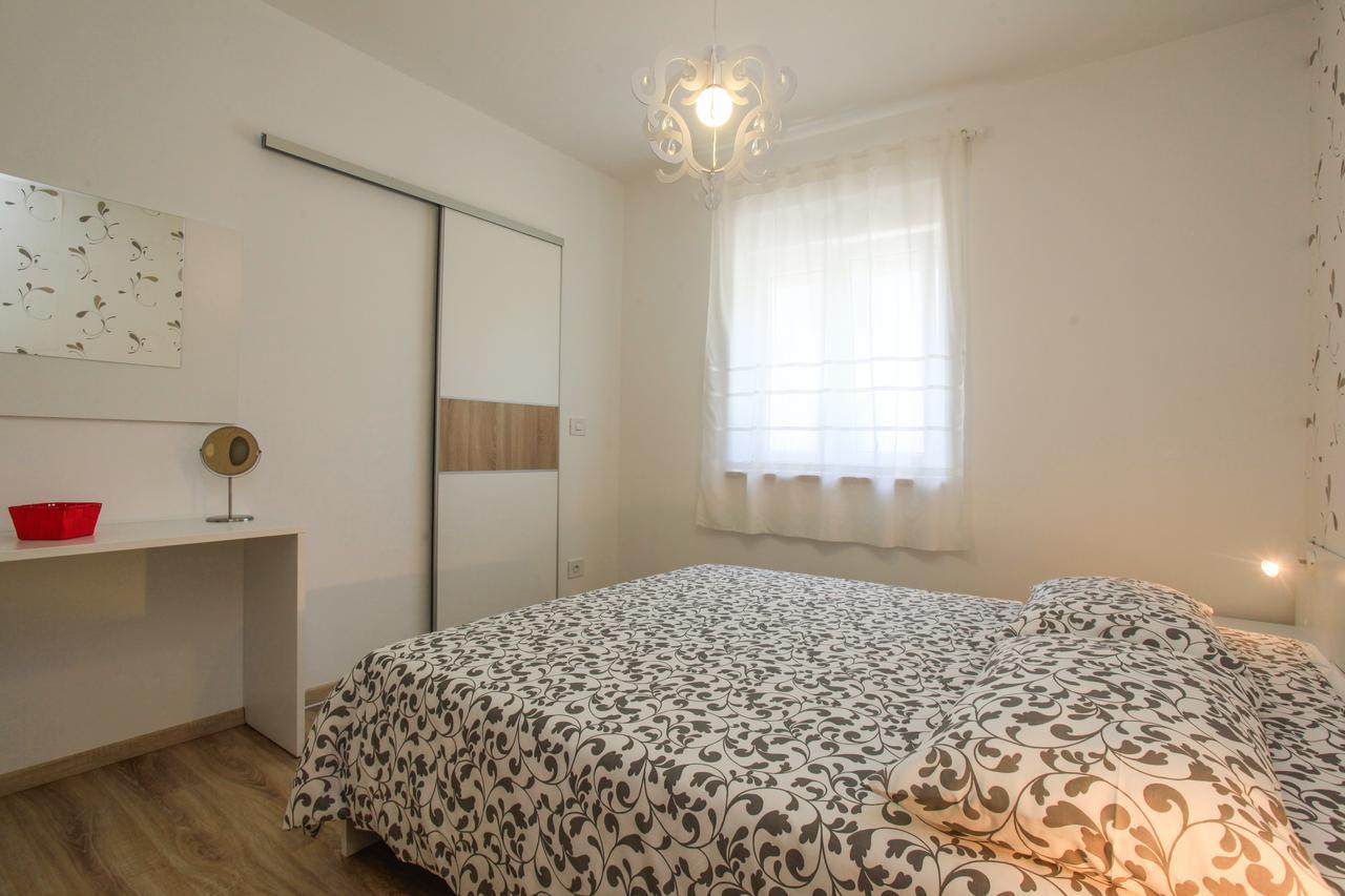 Apartments Fiora Premantura Luaran gambar