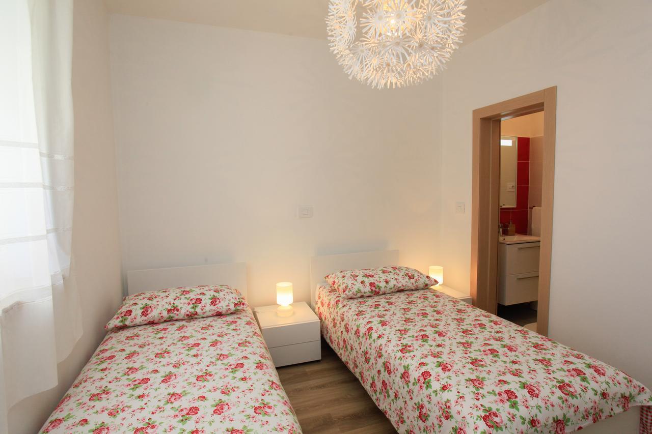 Apartments Fiora Premantura Luaran gambar